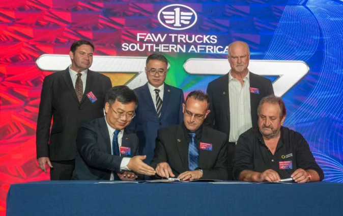 Lanzamiento del camión de servicio pesado FAWDE J7 en Sudáfrica | Expansión global de FAW